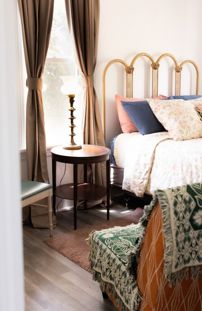 Building Photo - 2919 Elm St