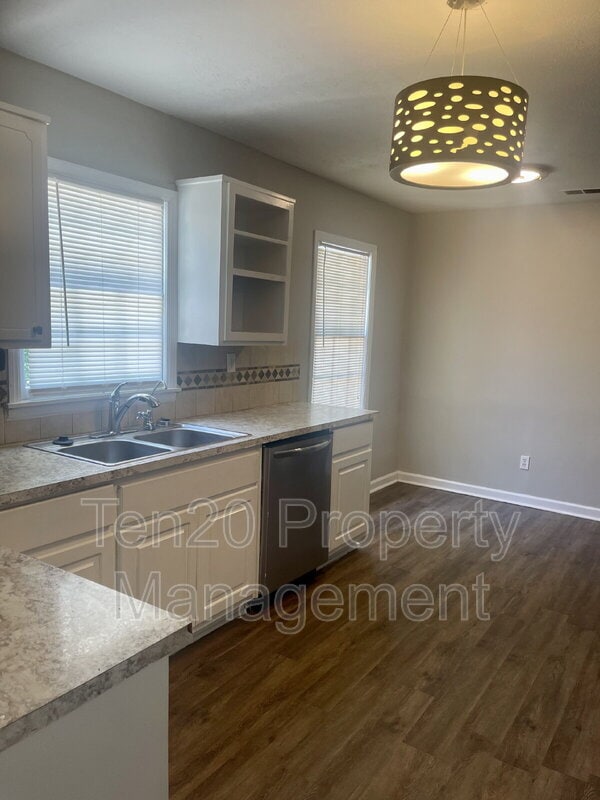 Building Photo - 3249 Jottings Dr