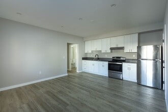 Building Photo - 1 Bed - Bright & Spacious Living in the Heart of LA | Modern Upgrades & Unbeatable Location