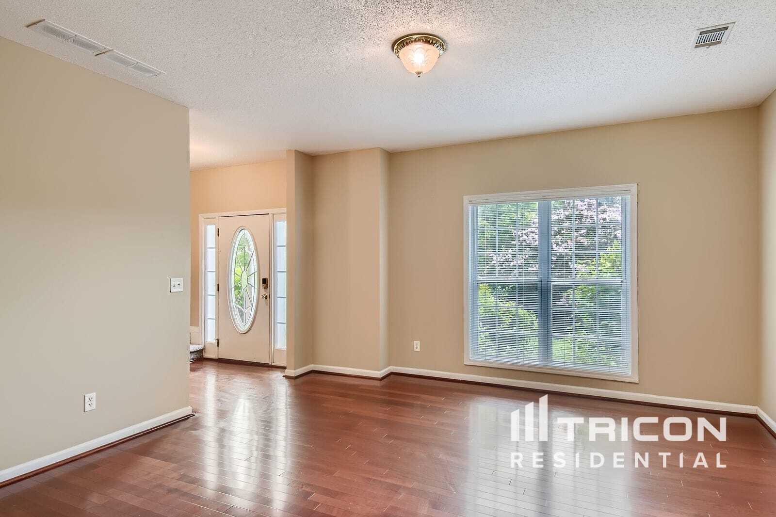 Building Photo - 110 Melrose Creek Dr