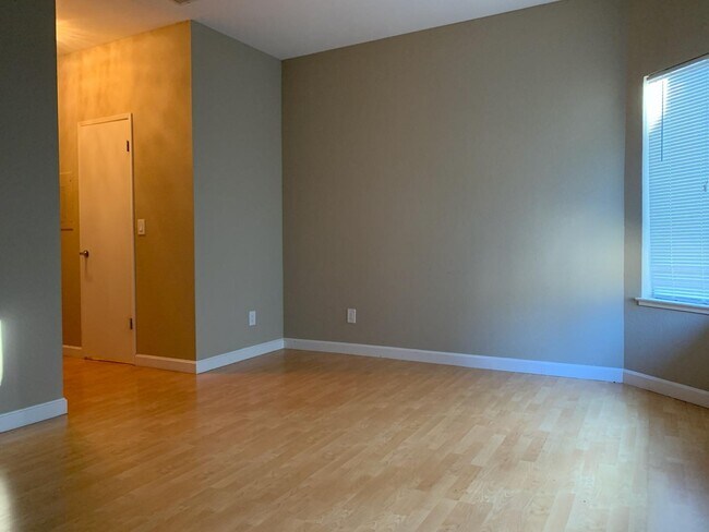 Building Photo - 3725 Terstena Pl