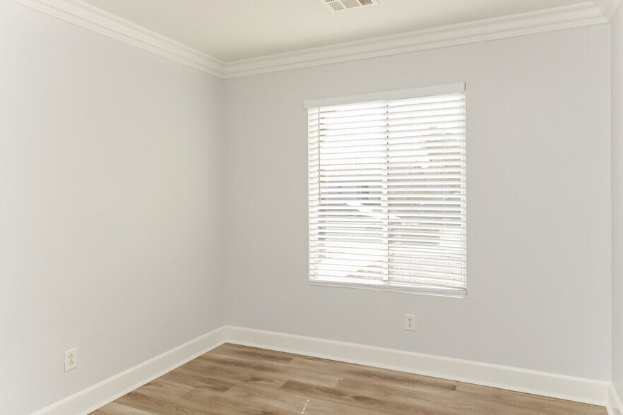 Building Photo - 3118 Flower Garden Ct