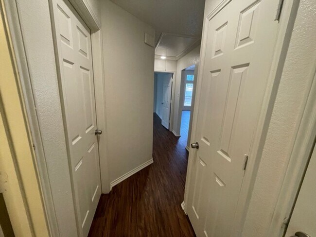 Building Photo - Nice 1 Story Home in Grand Prairie in Dall...