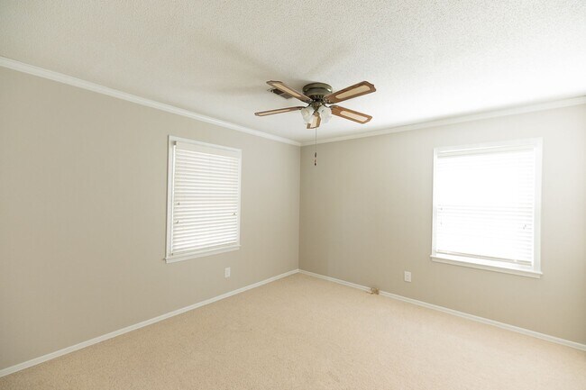 Building Photo - 5517 Robinridge Rd