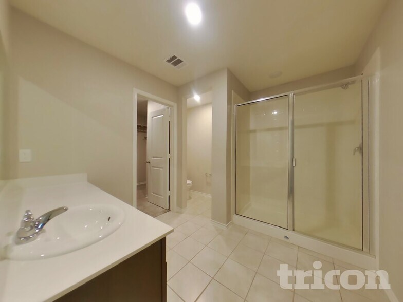 Building Photo - 3609 Doris Dr