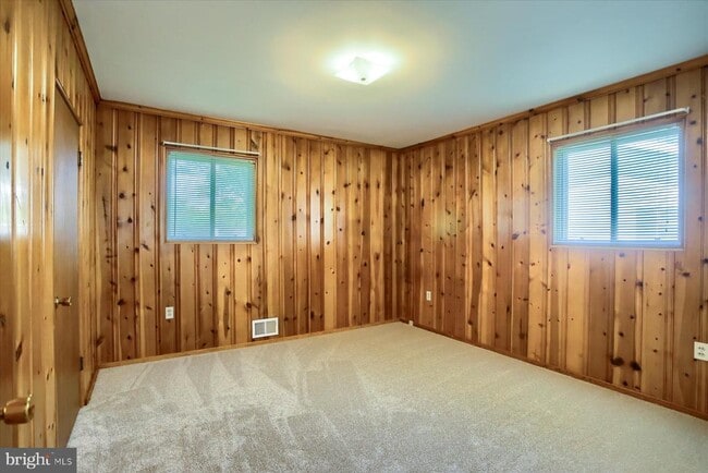 Building Photo - 107 Birch Ct