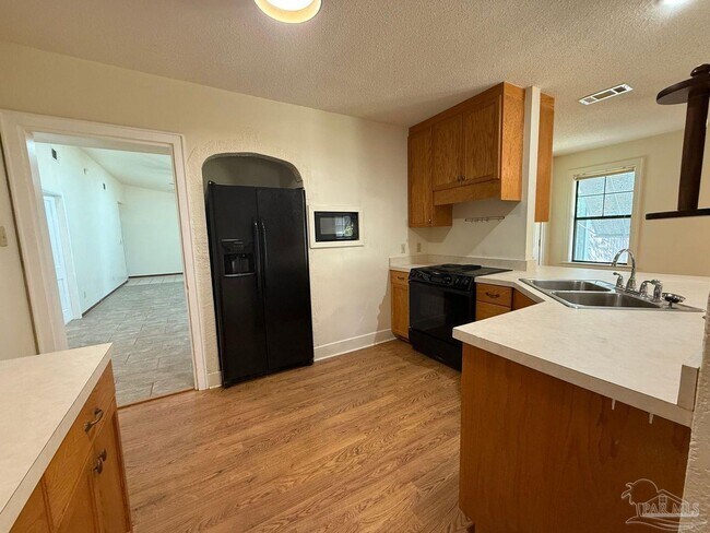 Building Photo - 3801 N 12th Ave