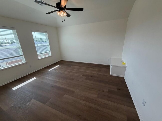 Building Photo - 303 Aaran Way