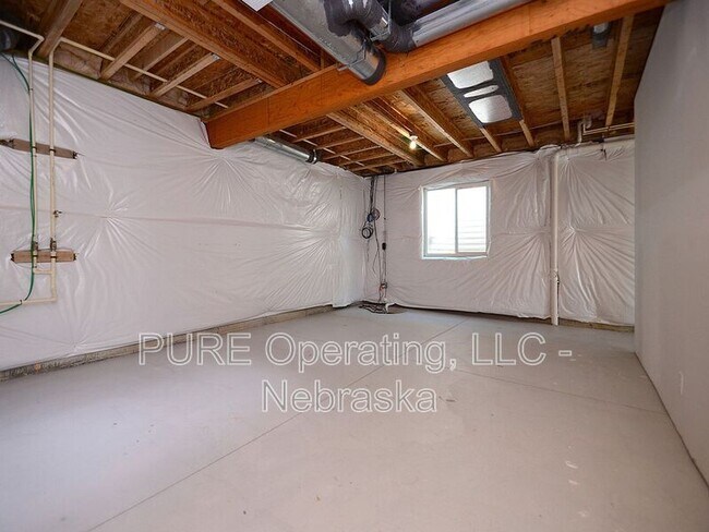 Building Photo - 16509 Heather St