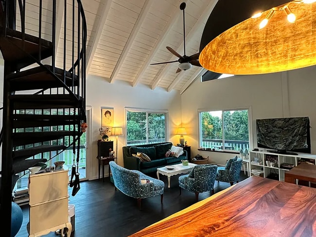 Building Photo - Haiku - on 2 acres upstairs mostly furnish...