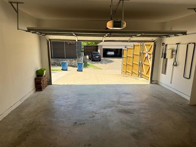 Building Photo - 1810 Greenhill Dr