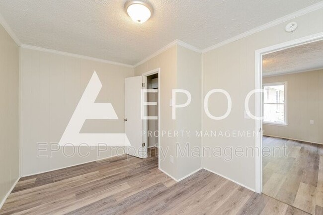 Building Photo - 2616 Manchester St