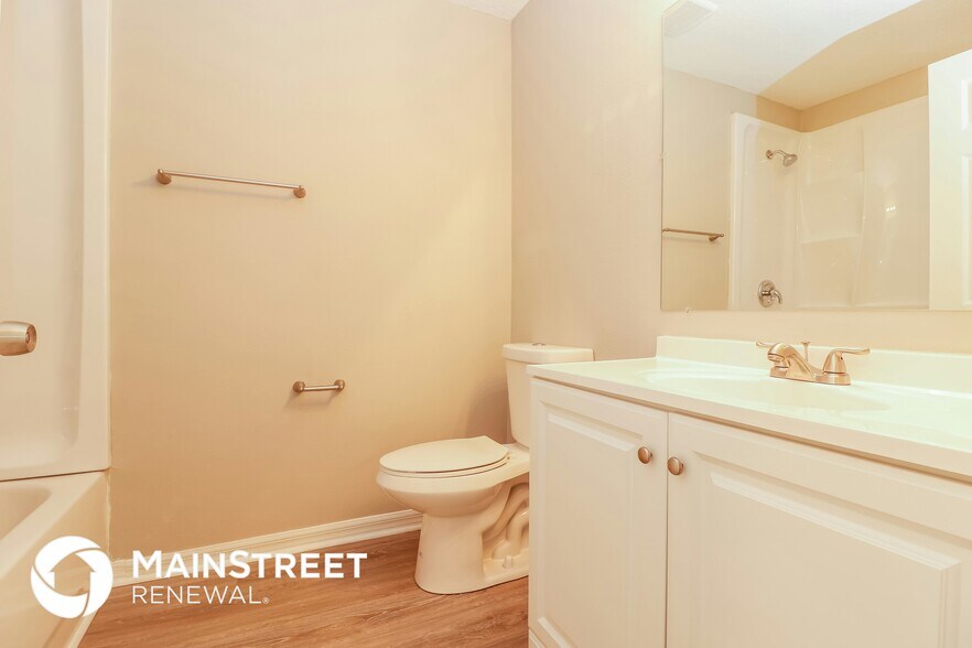 Building Photo - 2050 14th St S