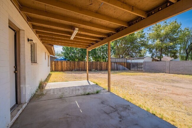Building Photo - 3109 E Pueblo Ave