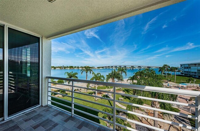 Building Photo - 6081 Bahia Del Mar Cir N
