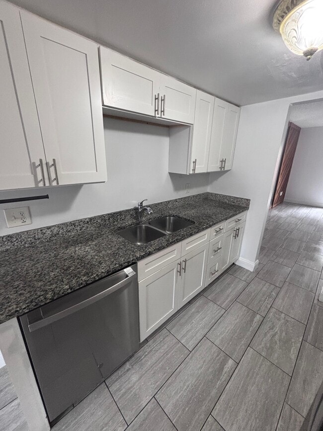 Building Photo - 4825 Lighthouse Cir