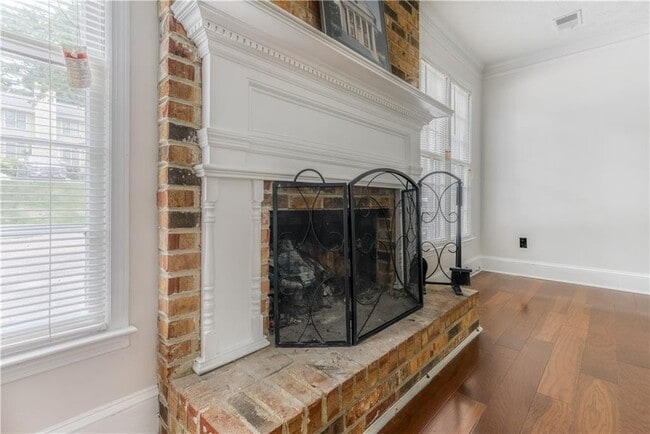 Building Photo - 61 Powers Ferry Rd