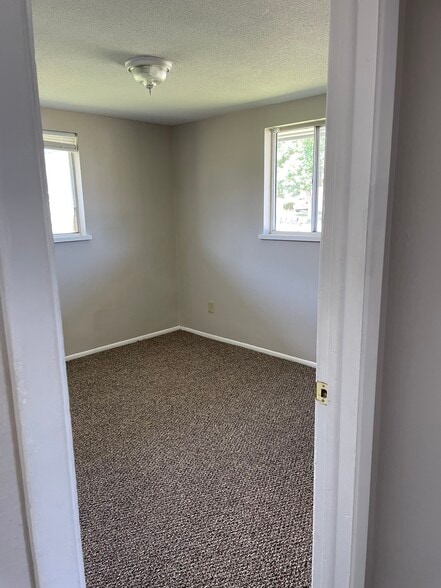 Bedroom 1 - 131 E Nowlin St