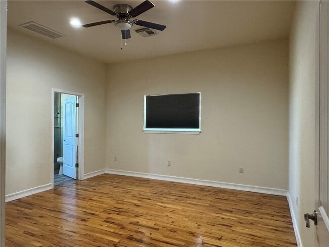 Building Photo - 4123 Old Chocolate Bayou Rd