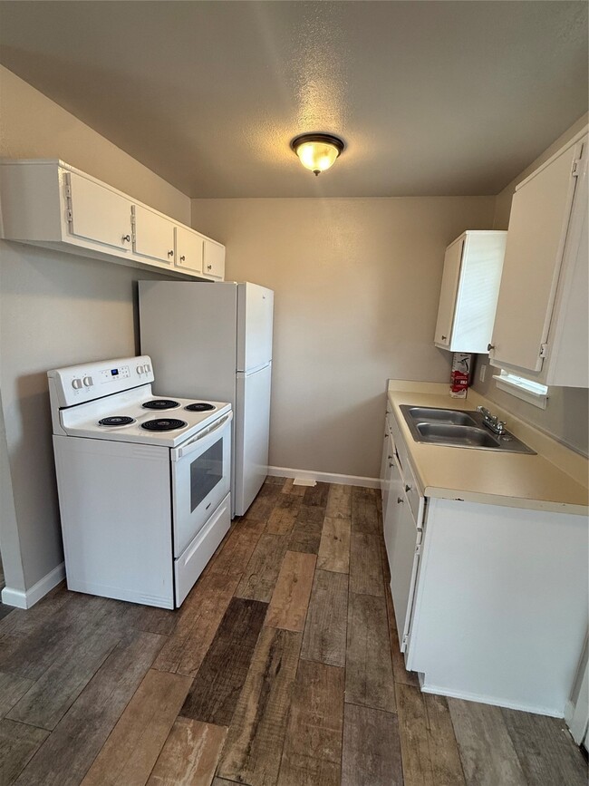 Building Photo - 8713 Peachtree St