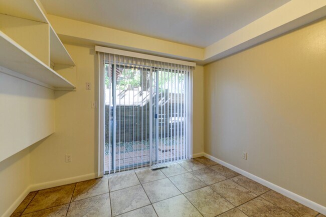 Building Photo - 1000 11th St