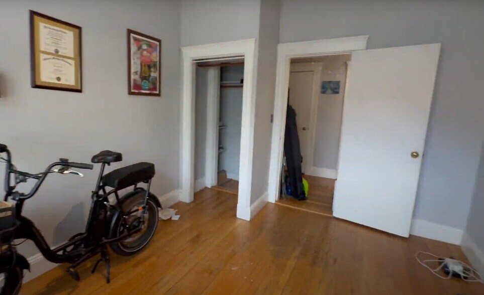 Building Photo - 6 Sutherland Rd