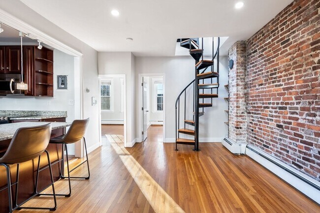 Building Photo - 80 Revere St