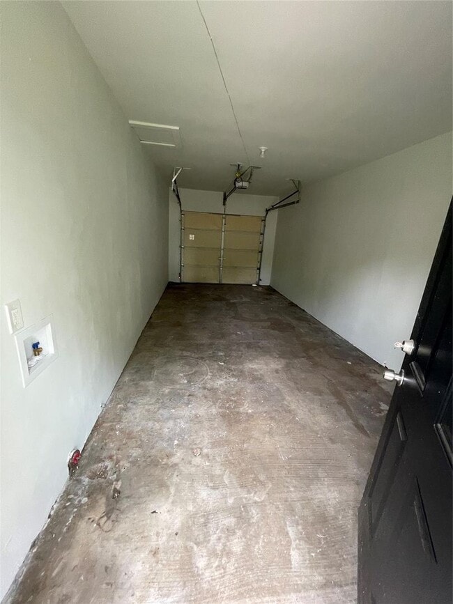 Building Photo - 3 BR/2.5BA | Renovated Single Family Home | 1-Car Garage Parking | Fenced backyard