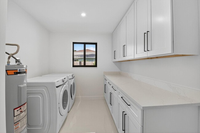 Building Photo - 513 Lindell Blvd