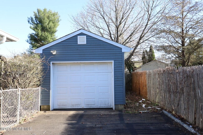 Building Photo - 1540 Birmingham Ave