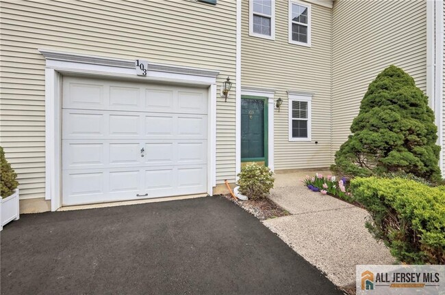 Building Photo - 103 Berkshire Dr