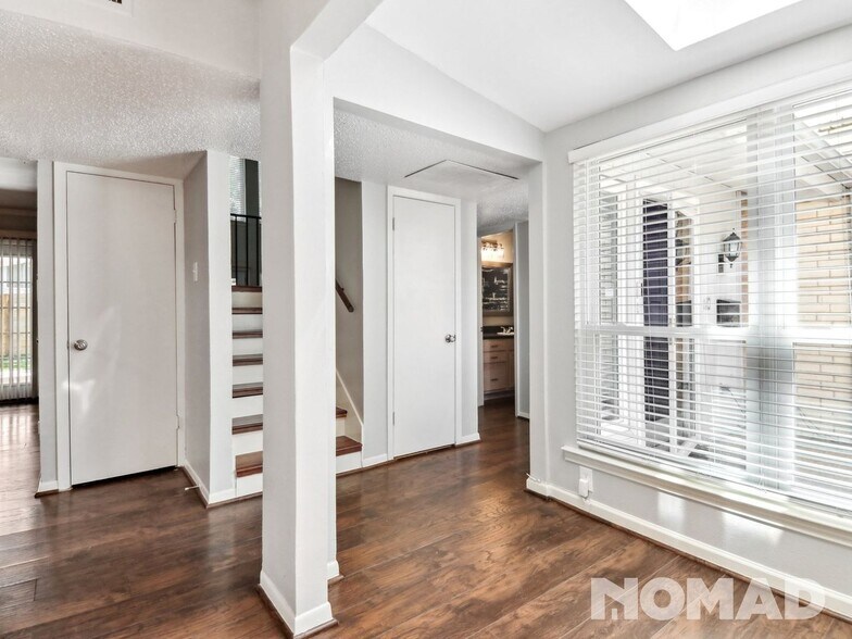 Building Photo - 2908 Country Pl Cir