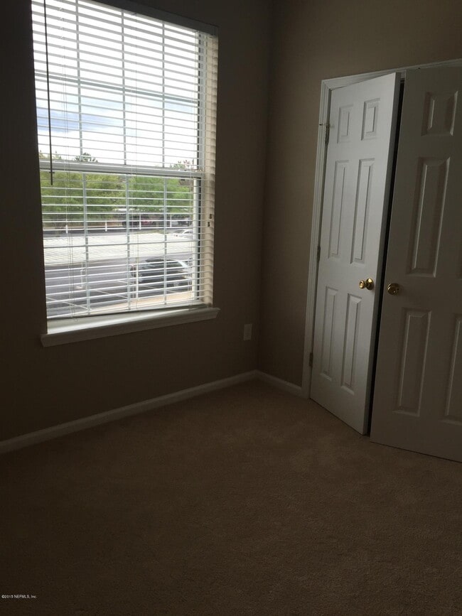 Building Photo - 7801 Point Meadows Dr