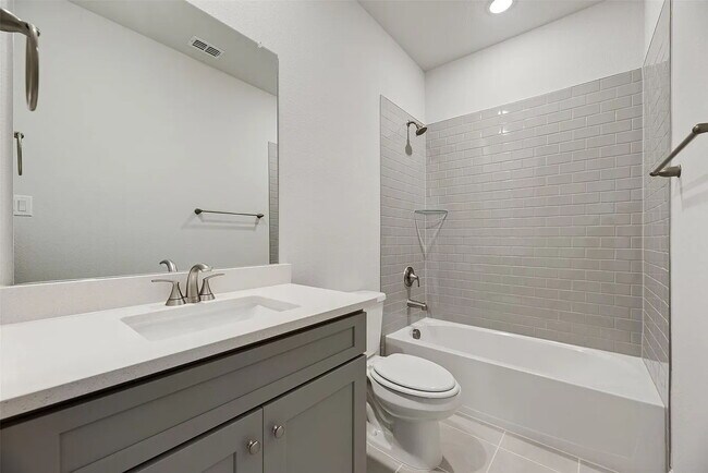 Building Photo - 3113 Buckeye St