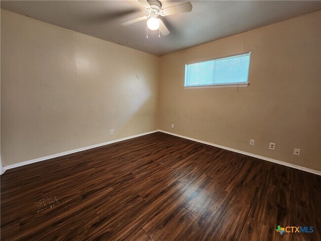 Building Photo - 167 Richter Ln