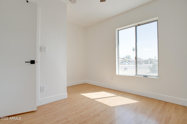 Building Photo - 4810 S Beck Ave