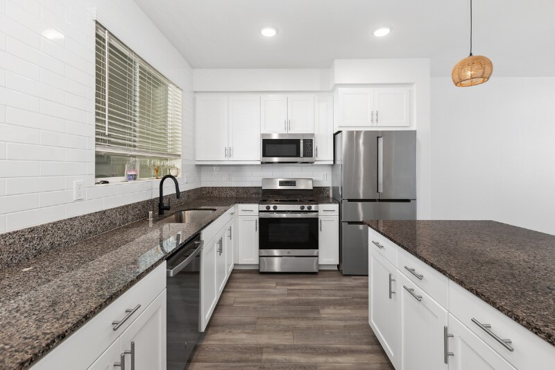 Building Photo - 5272 Beachfront Cove