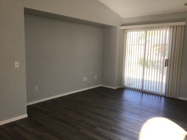 Building Photo - Remodeled 3 Bedroom Stead Home