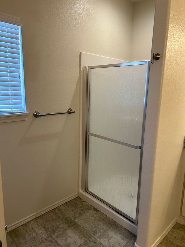 Building Photo - 9603 Iola Ave