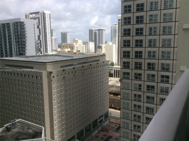 Building Photo - 300 S Biscayne Blvd