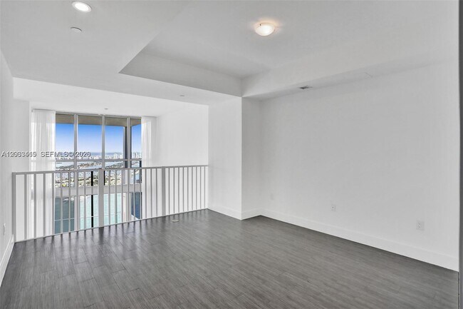 Building Photo - 1100 Biscayne Blvd