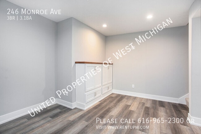 Building Photo - Available Now | 3 Bedroom 3.5 Bathroom Con...