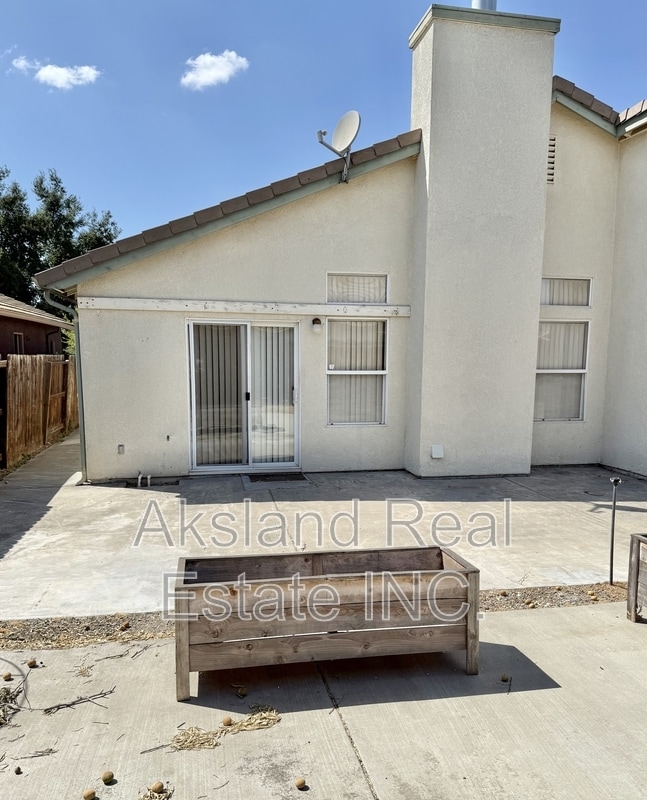 Building Photo - 174 McGinnis Ave