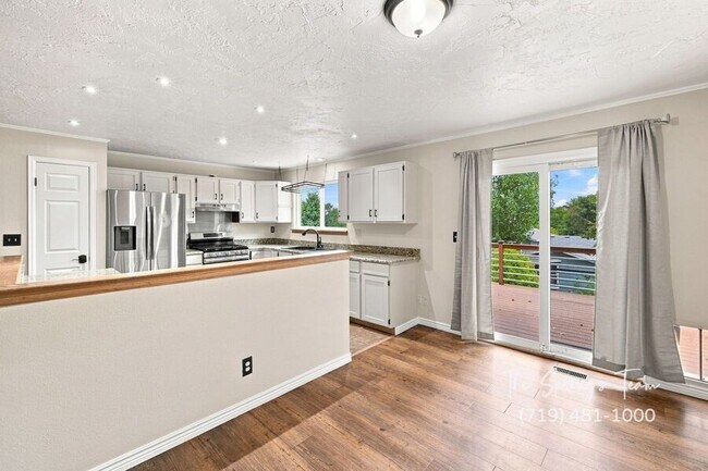 Building Photo - 3060 Maverick Dr