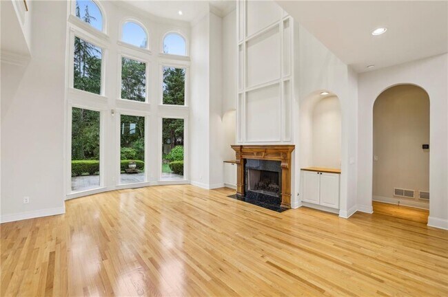 Building Photo - 2503 Regency Lake Dr