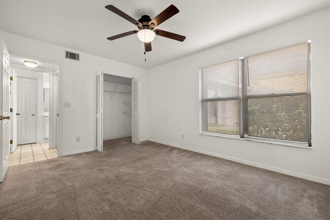 Building Photo - JK - Gulf access with dock and lift Boaters and Canal View Lover's Delight - 2 bedroom 2 bathroom...