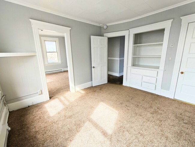 Building Photo - 21 Dale St