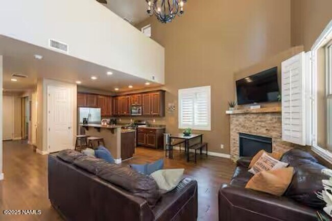 Building Photo - Elegant Presidio in the Pines Home! 5 Bed, 2.5 Bath + 2 Car Gar. & A/C! Students & Small Pets OK!...