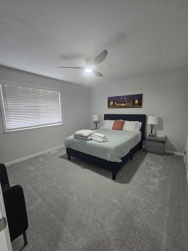 Building Photo - 9527 18th Bay St