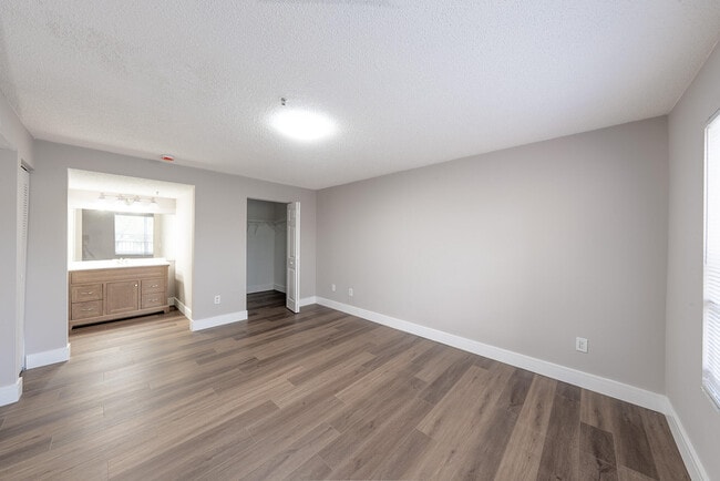 Building Photo - 5590 NW 61st St